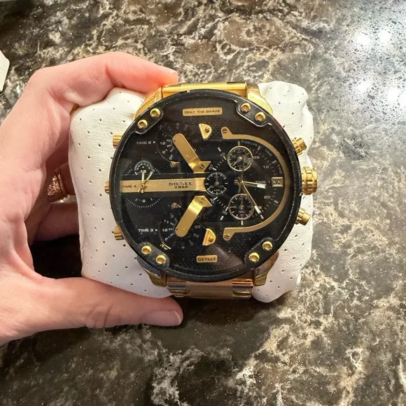 Diesel Gold and Black Multi-Dial Men's Watch - Picture 2 of 13